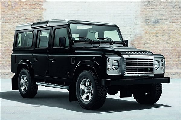 Land Rover to launch Defender Black Pack and Silver Pack at 2014 Geneva ...