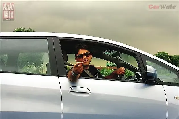 Tips to Control Road Rage - CarWale