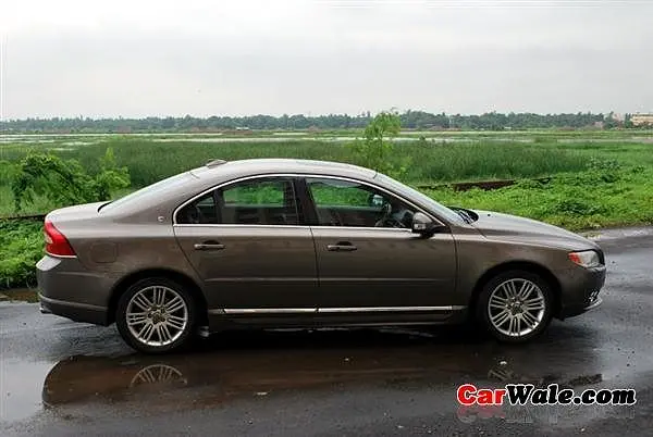 Audi A4 vs Volvo S80 - CarWale