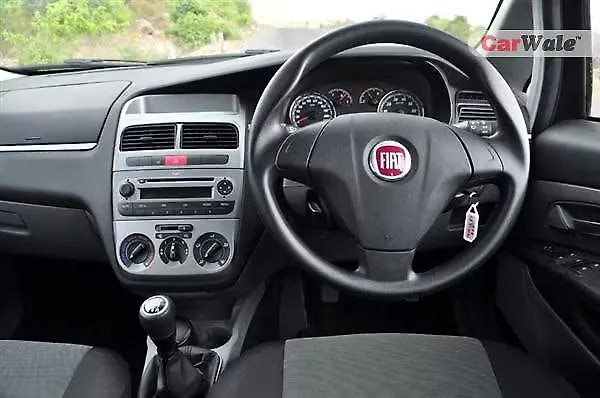 Fiat Punto 11 14 Images Interior Exterior Photo Gallery 100 Images Carwale