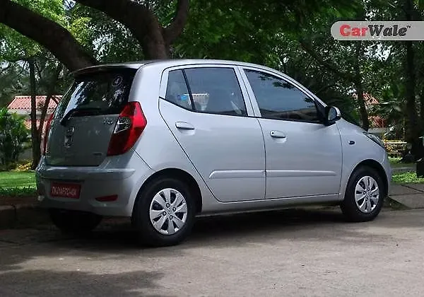 Hyundai I10 10 17 Images Interior Exterior Photo Gallery 30 Images Carwale