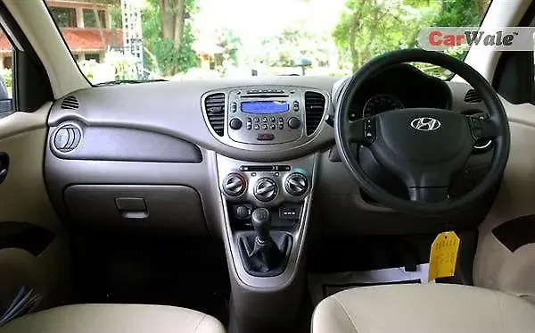 Hyundai I10 10 17 Images Interior Exterior Photo Gallery 30 Images Carwale