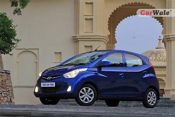 Hyundai Eon 2011 2019 Images Interior Exterior Photo Gallery 50 Images Carwale