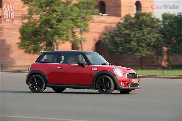 MINI Cooper S [2014-2015] Price, Images, Colors & Reviews - CarWale