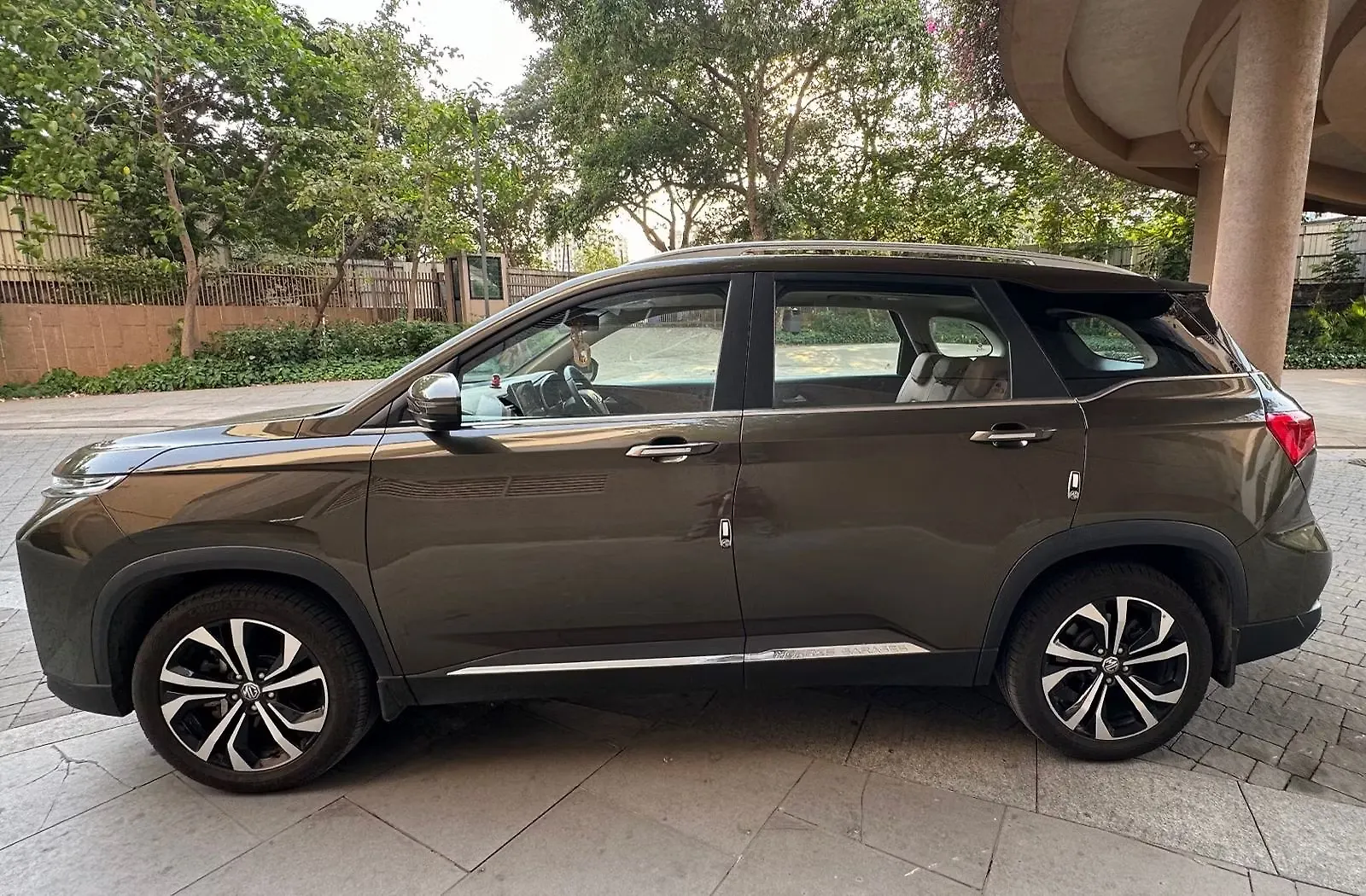 2023 MG Hector Plus Savvy Pro 1.5 Turbo Petrol CVT 7 STR [2023]