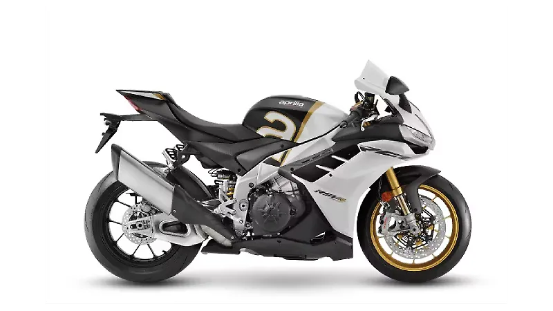 Aprilia RSV4 1100 Factory vs Ducati 848 Evo - Know Which Is
