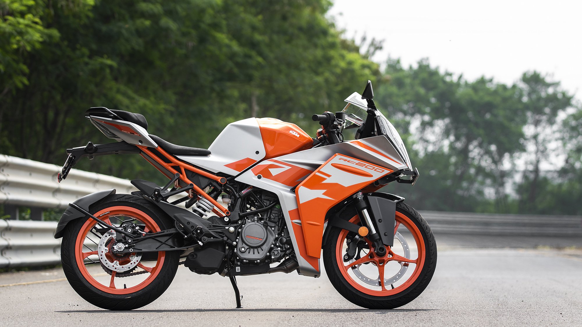 KTM RC 200 Colours in India, 3 RC 200 Colour Images - BikeWale