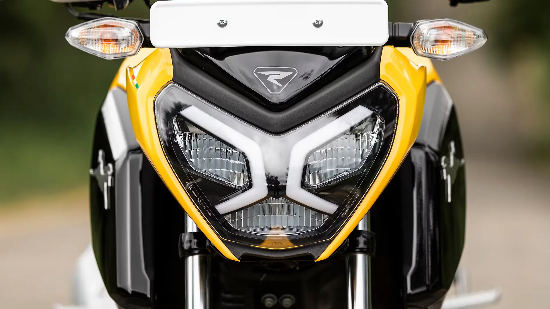 tvs raider 125 on road price