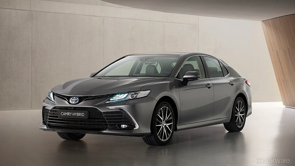 Toyota Camry Hybrid launched in India, will give more mileage, know