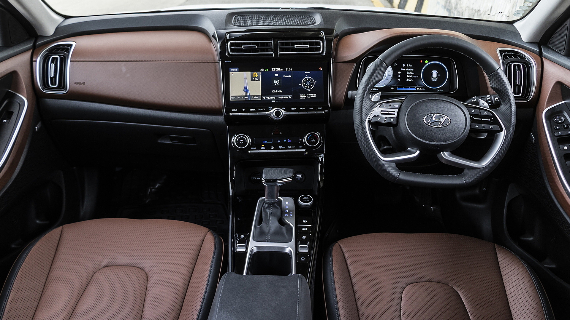 https://imgd.aeplcdn.com/0x0/n/cw/ec/142523/alcazar-interior-dashboard.jpeg?isig=0