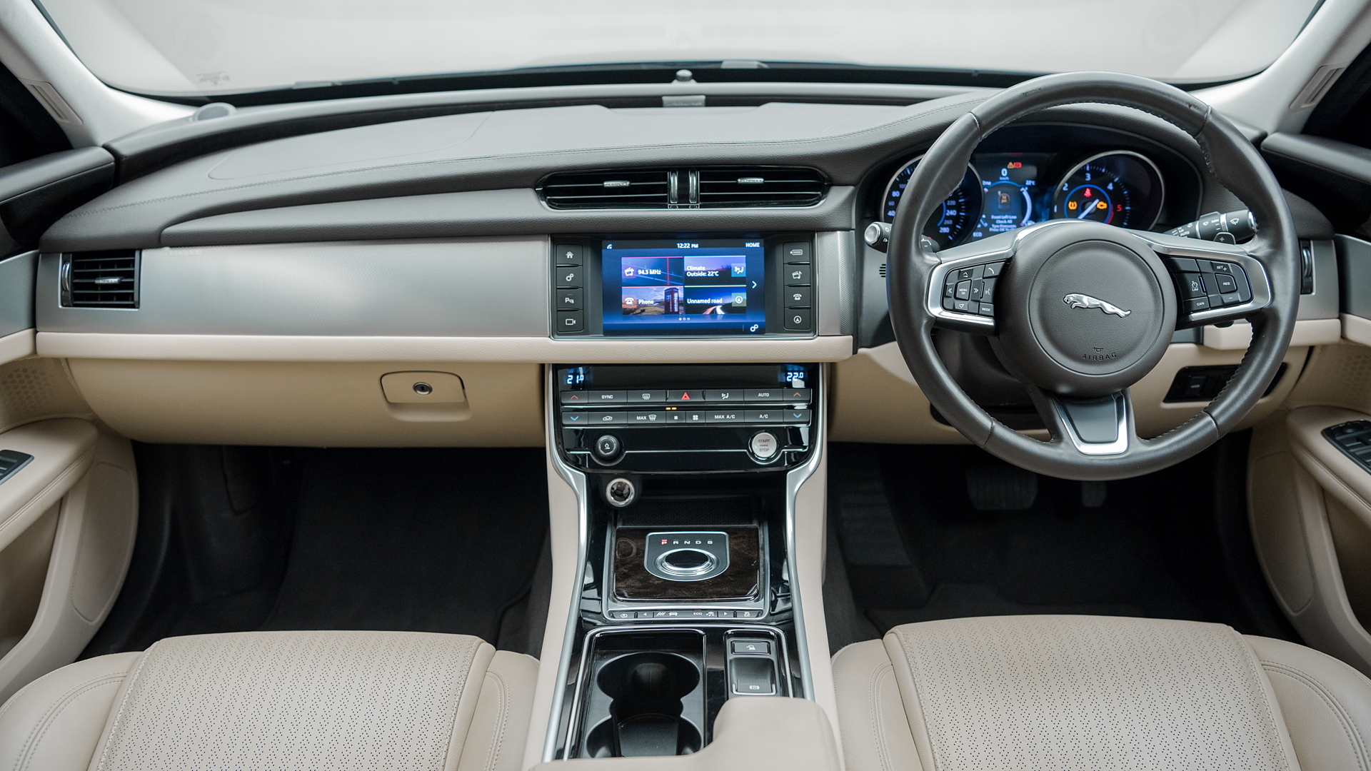 Jaguar xf interior bopqepoint