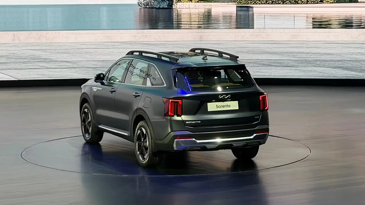 Exterior Left Rear Three Quarter