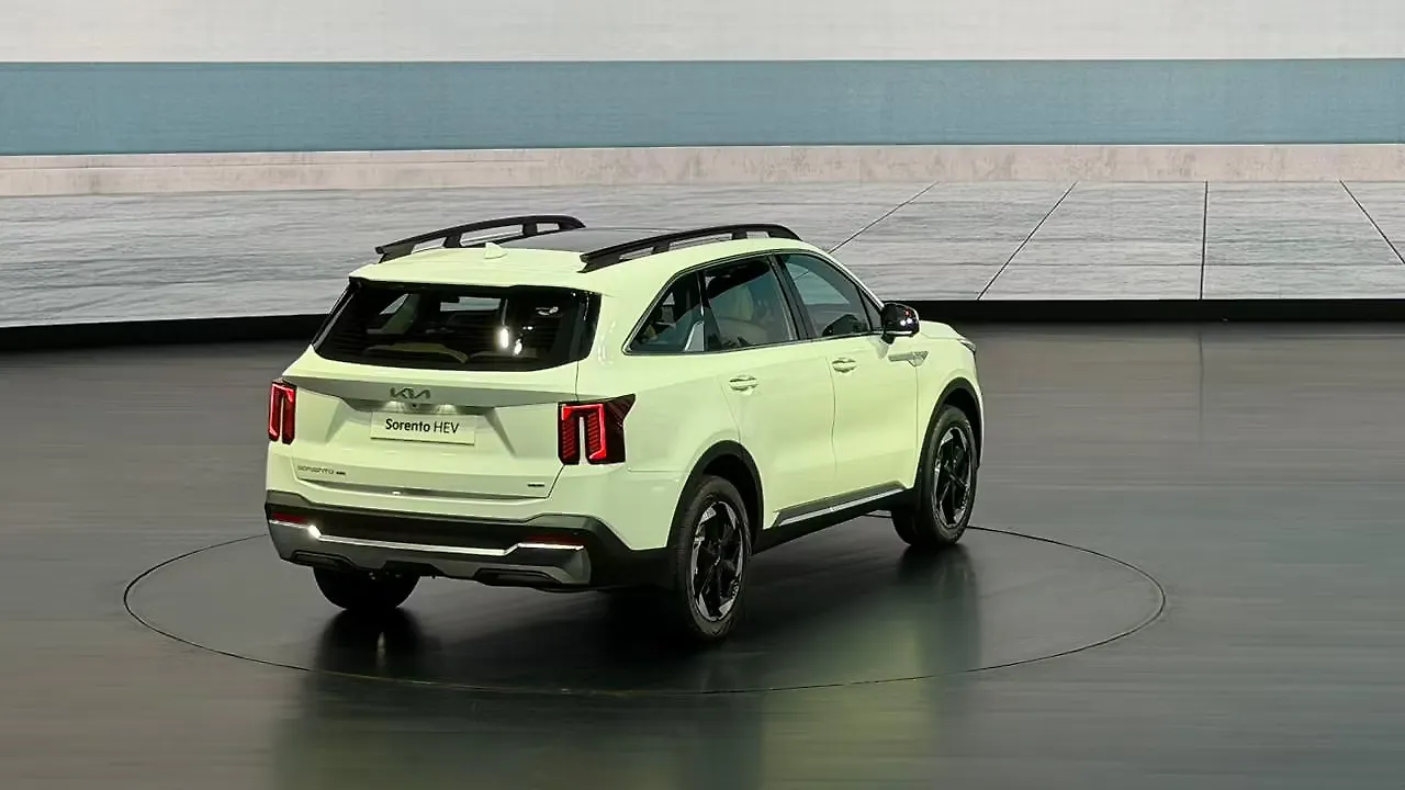 Exterior Right Rear Three Quarter