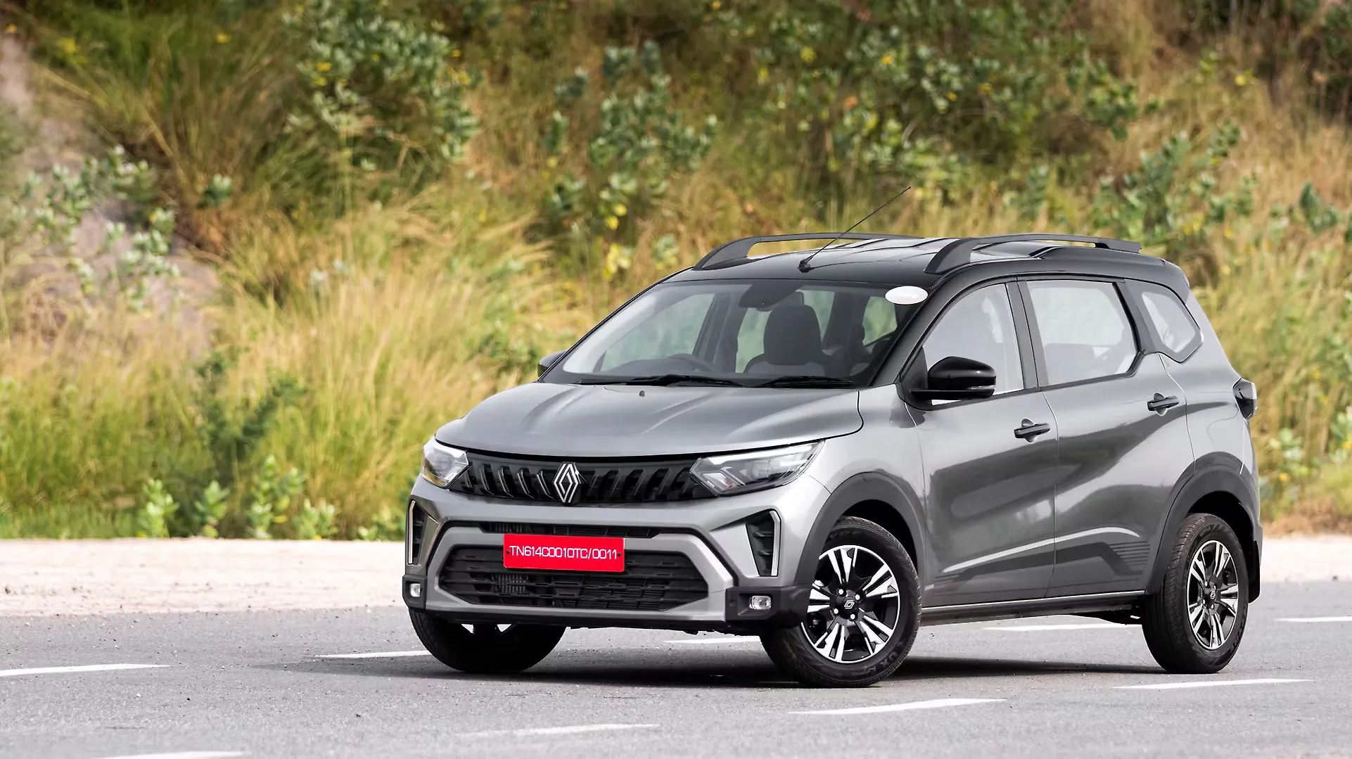 Renault Triber Left Front Three Quarter Renault Triber Left Front Three Quarter