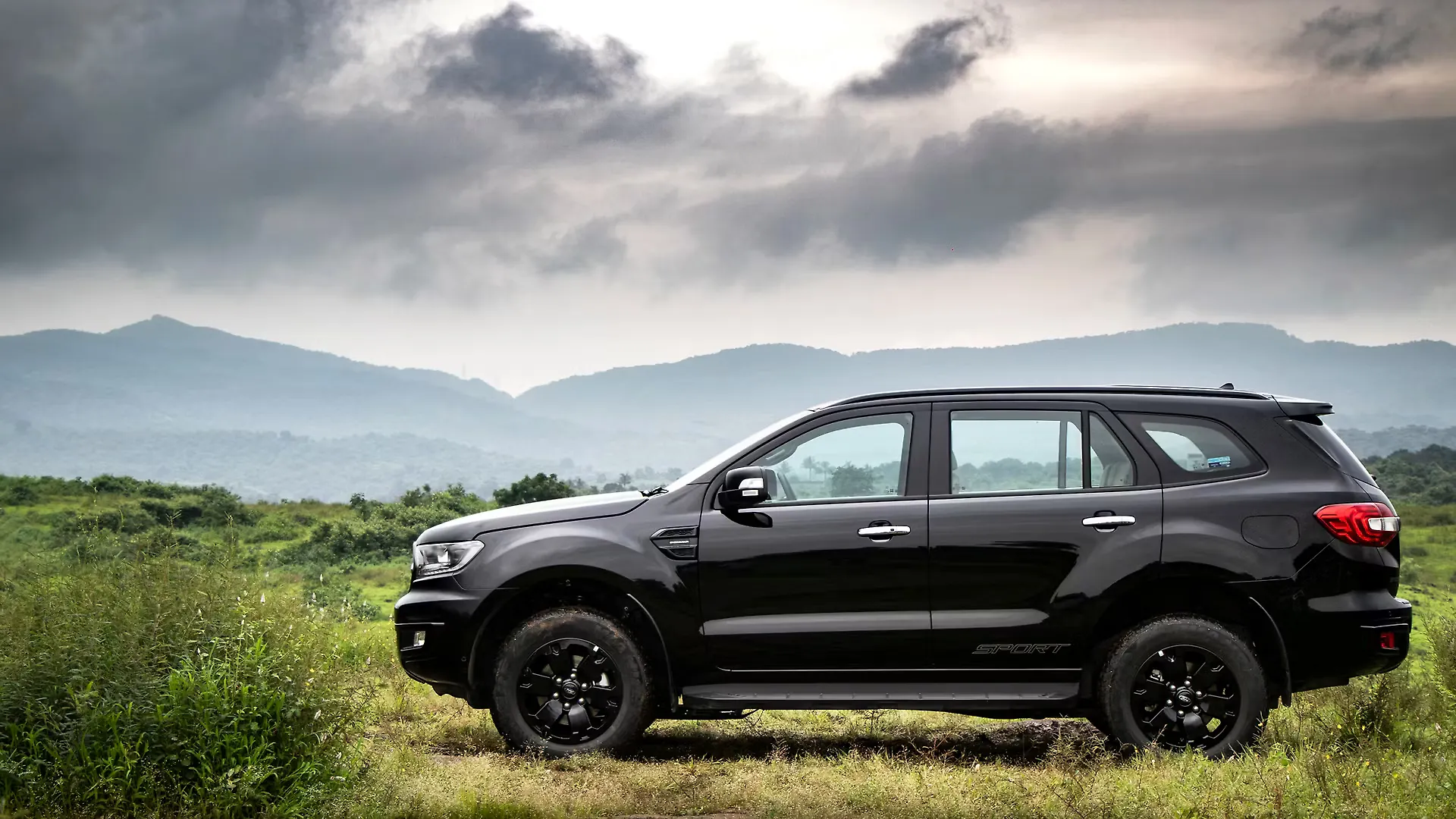 Ford Endeavour Photo, endeavour left side view Image CarWale