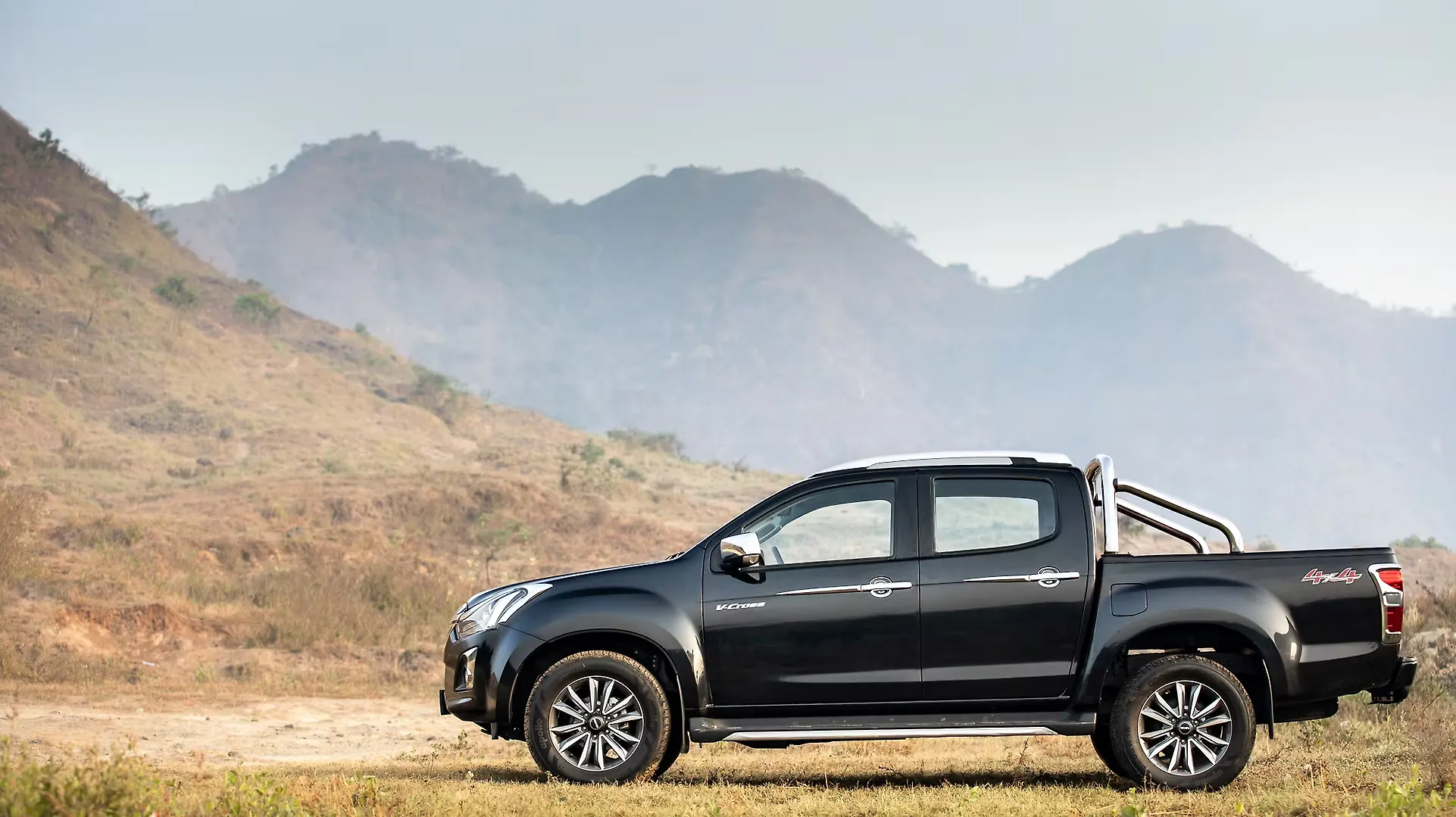 Isuzu D-Max Hi-Lander (D-Max Base Model) Price in India - Features, Specs and Reviews - CarWale Isuzu D-Max Hi-Lander (D-Max Base Model) Price in India - Features, Specs and Reviews - CarWale