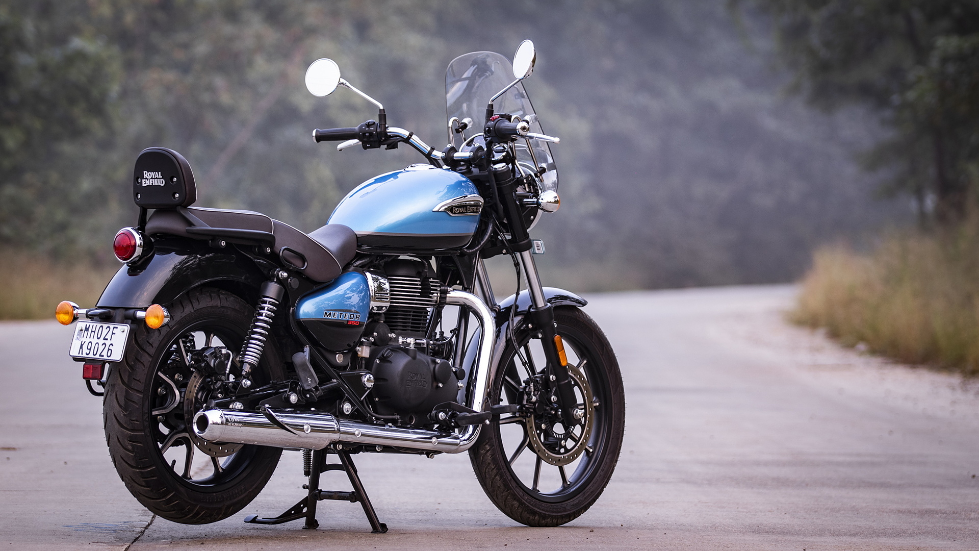 Royal Enfield Meteor 350 Colours in India, 13 Meteor 350 Colour Images -  BikeWale