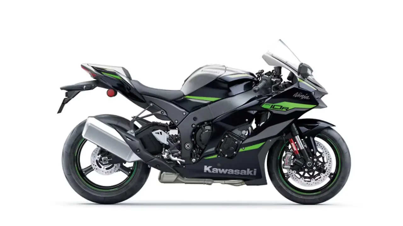 R R Kawasaki Ninja ZX-10R vs TVS Jupiter Grande - Know Which Is