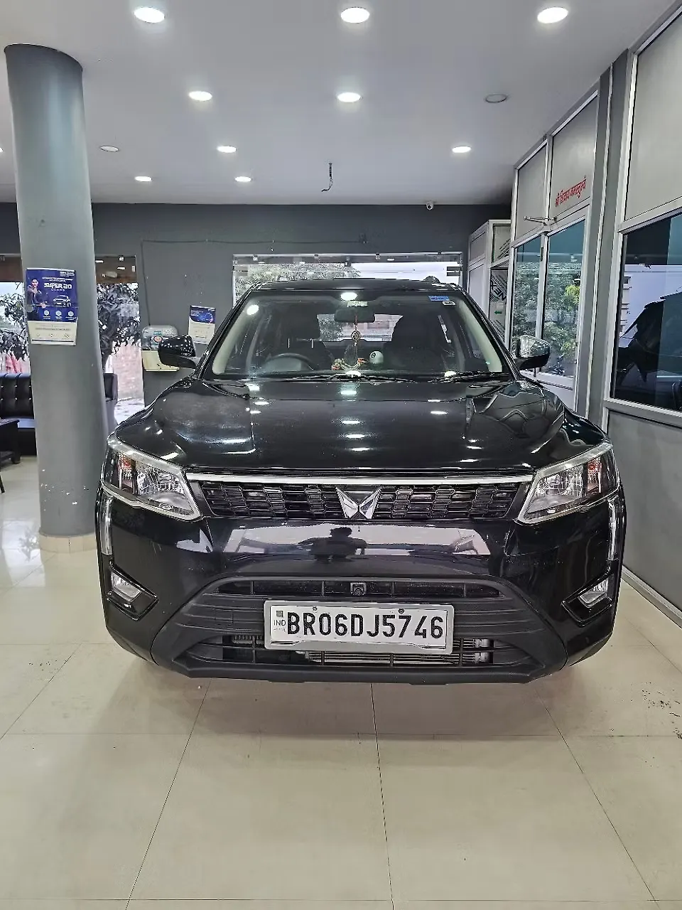 2023 Mahindra XUV300 W4 1.2 Petrol