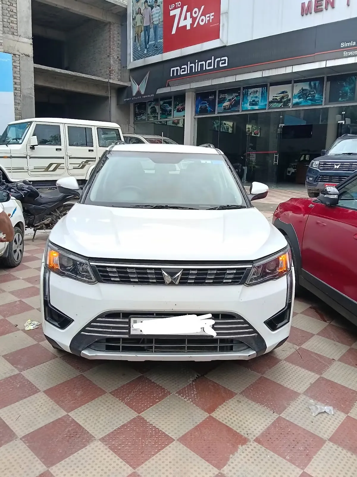 2023 Mahindra XUV300 W8 1.2 Petrol [2019]