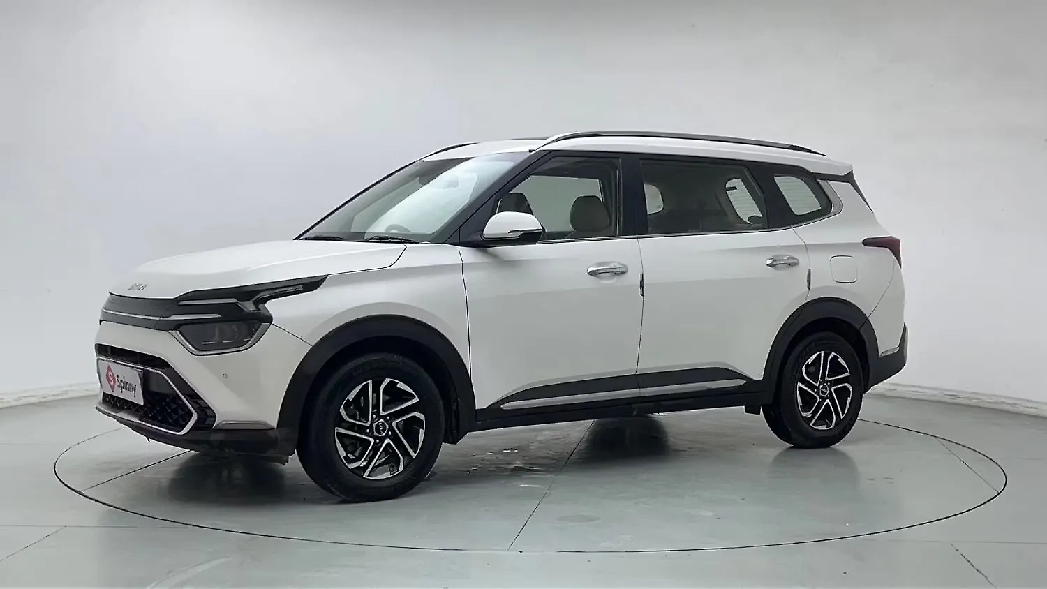2022 Kia Carens Luxury Plus 1.4 Petrol 7 STR 2022 Kia Carens Luxury Plus 1.4 Petrol 7 STR