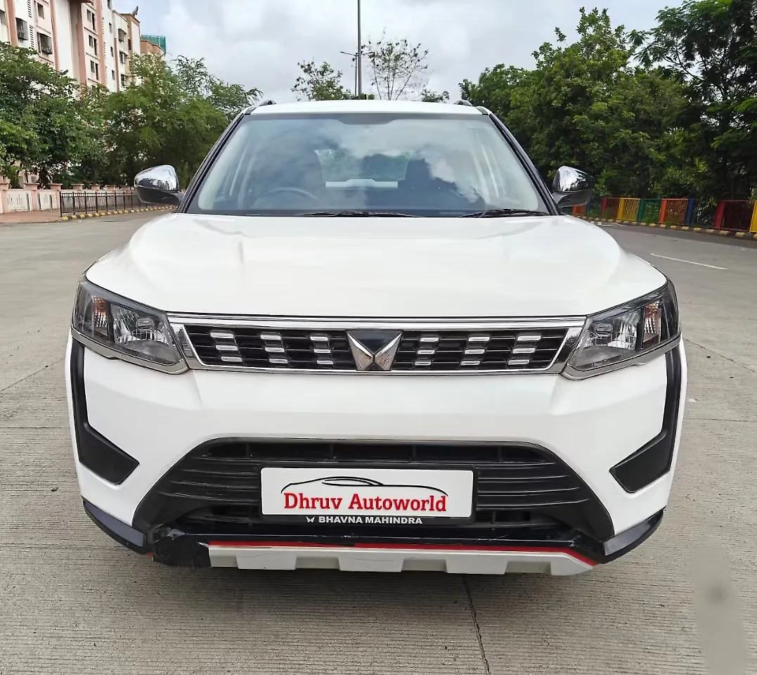 2024 Mahindra XUV300 W6 1.5 Diesel AMT