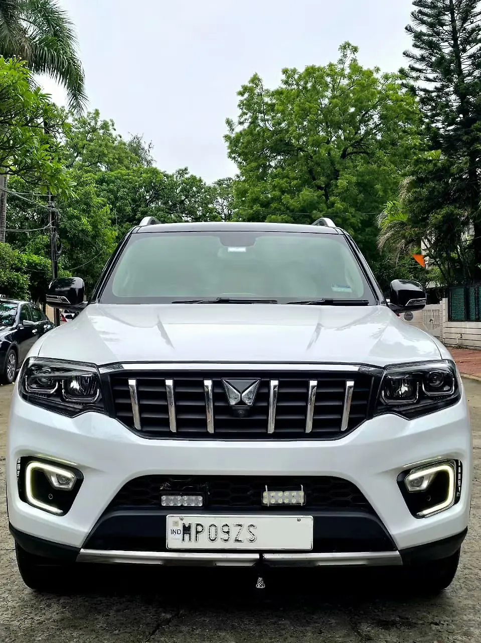 2023 Mahindra Scorpio N Z8 L Diesel AT 2WD 6 STR [2023-2024]