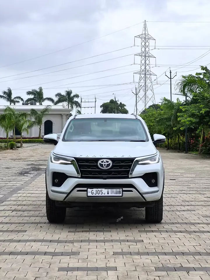 2026 Toyota Fortuner 4x4 4WD Mild Hybrid (Electric + Diesel) 2.8L Turbo Automatic 2026 Toyota Fortuner 4x4 4WD Mild Hybrid (Electric + Diesel) 2.8L Turbo Automatic