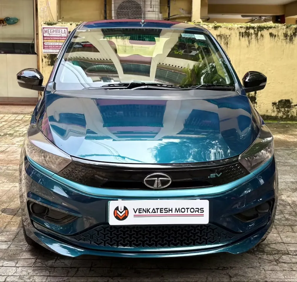 2024 Tata Tiago EV XT Medium Range [2022-2025]