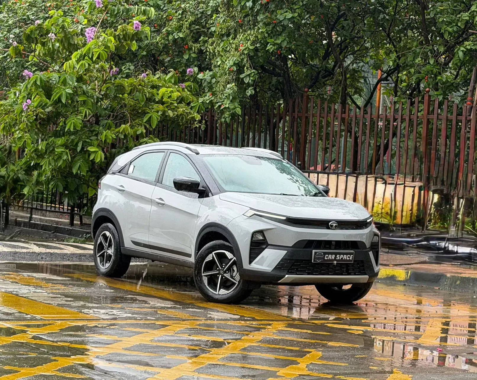 2025 Tata Nexon Creative Plus (S) Petrol 1.2L Turbo Automatic (AMT)