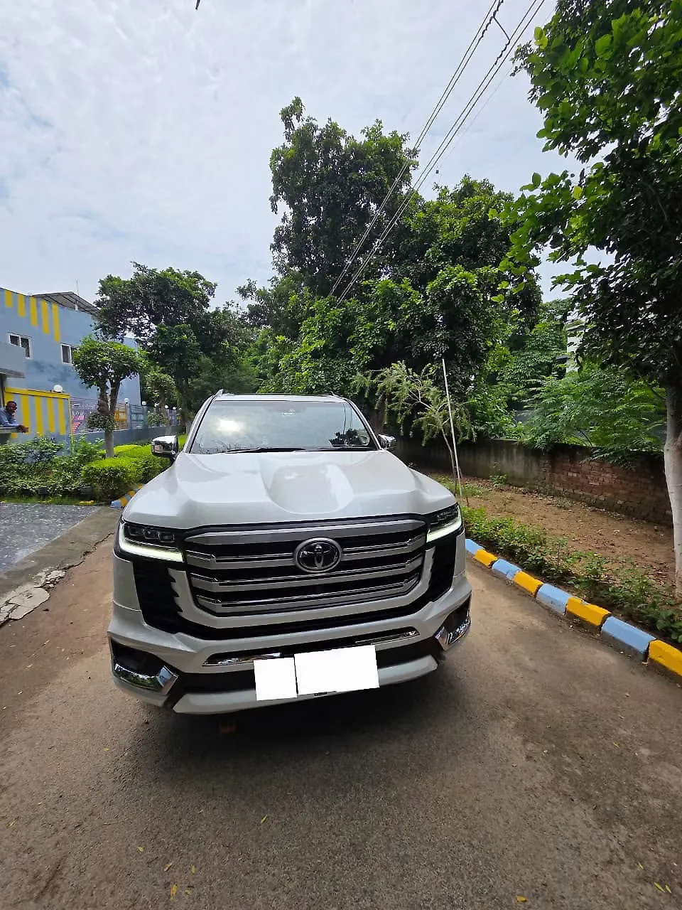 2025 Toyota Land Cruiser 300