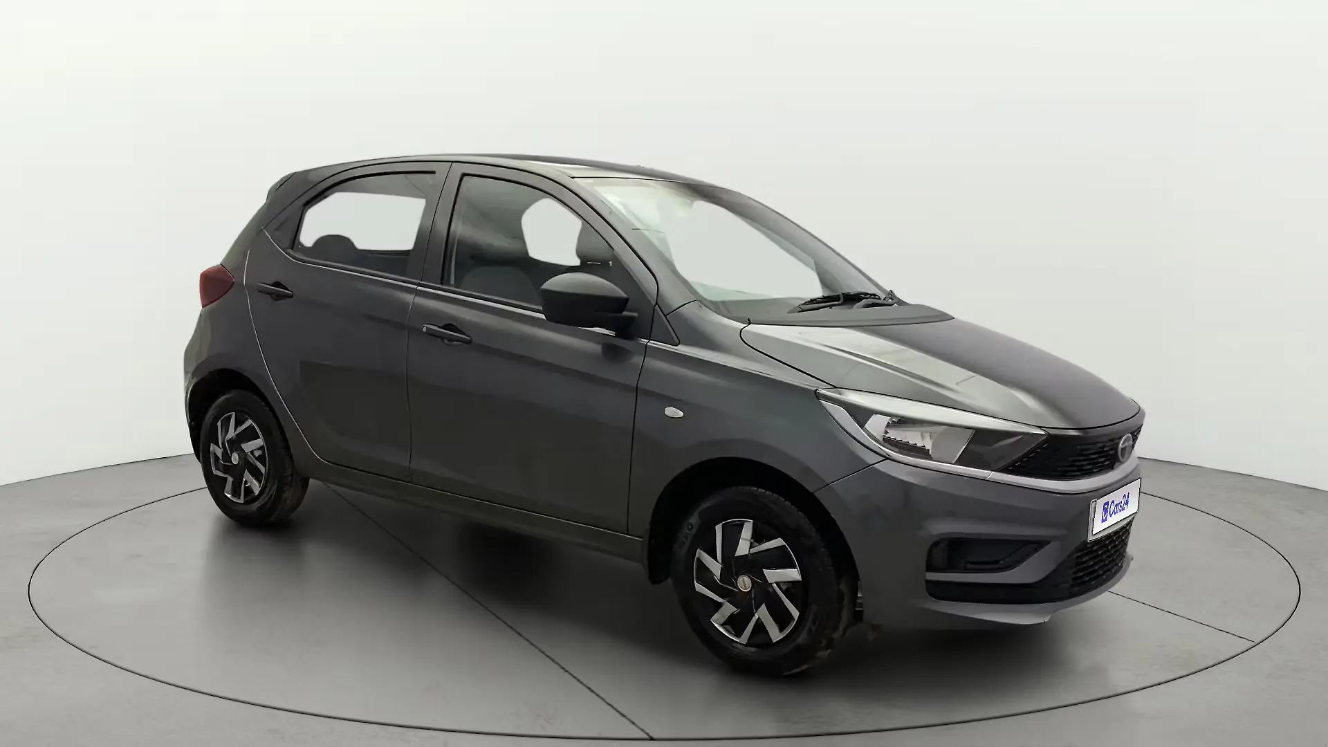2025 Tata Old Generation Tiago 2020 XE [2023-2025]