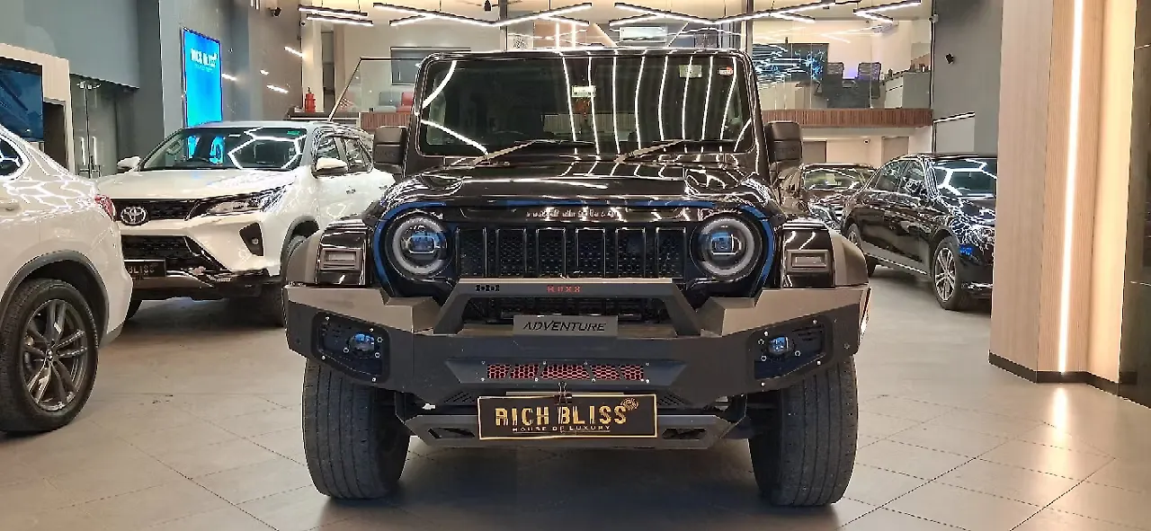 2025 Mahindra Thar Roxx MX5 2WD Diesel 2.2L Turbo Automatic 2025 Mahindra Thar Roxx MX5 2WD Diesel 2.2L Turbo Automatic