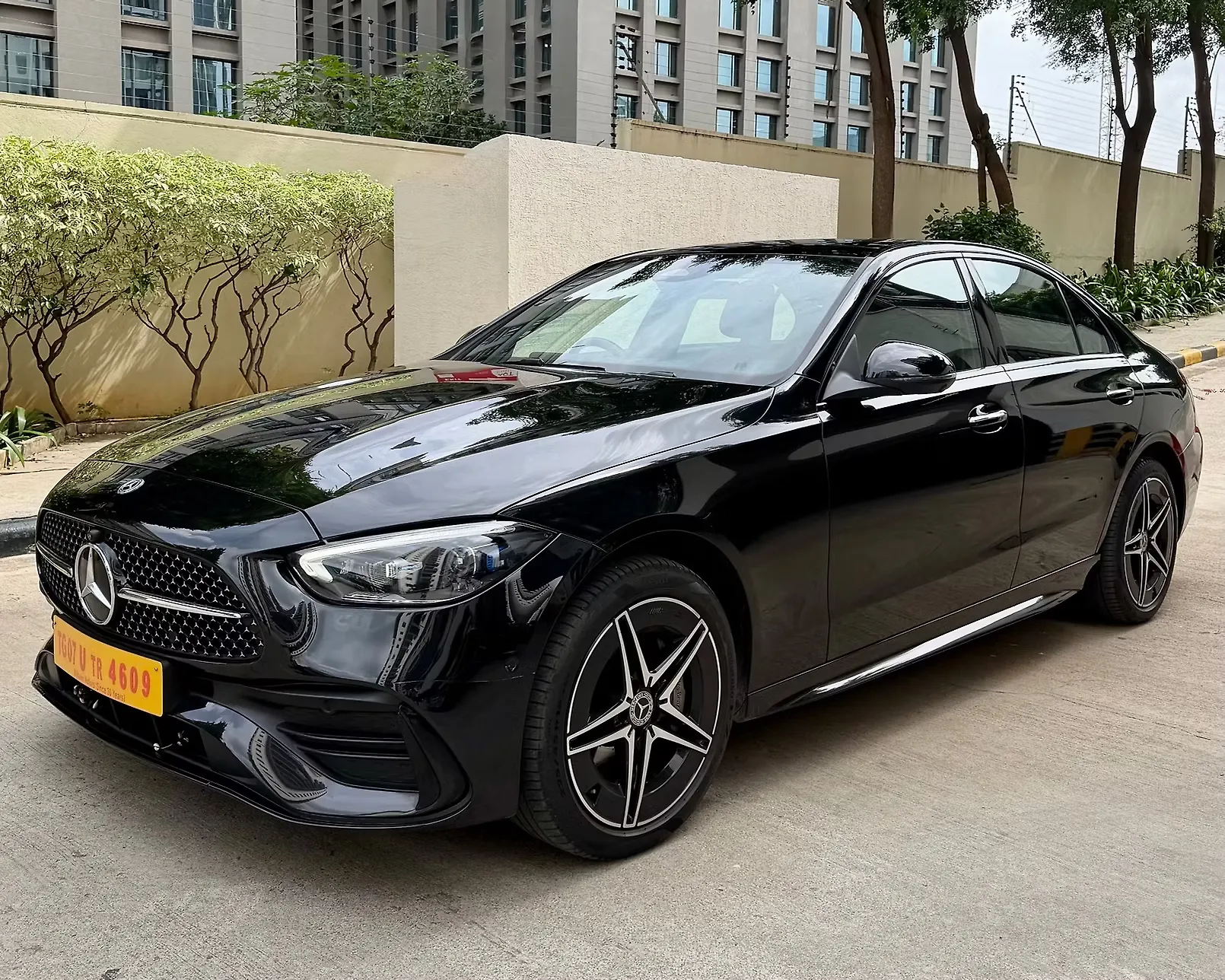 2025 Mercedes-Benz C-Class C 300 Mild Hybrid(Electric + Petrol) 2.0L Turbo Automatic 2025 Mercedes-Benz C-Class C 300 Mild Hybrid(Electric + Petrol) 2.0L Turbo Automatic