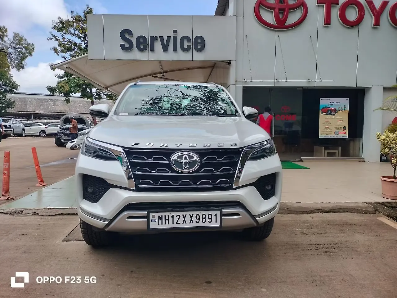 2025 Toyota Fortuner 4x2 2WD Diesel 2.8L Turbo Automatic 2025 Toyota Fortuner 4x2 2WD Diesel 2.8L Turbo Automatic