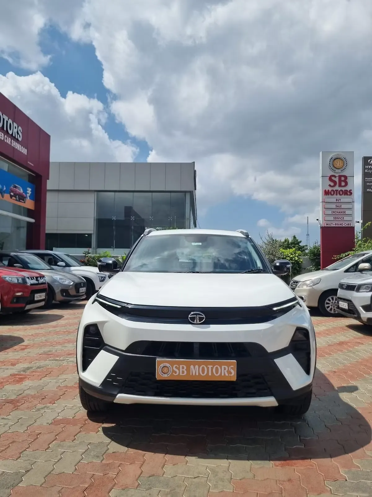 2023 Tata Nexon Creative Plus (S) 1.2 Petrol 6MT [2023-2025]