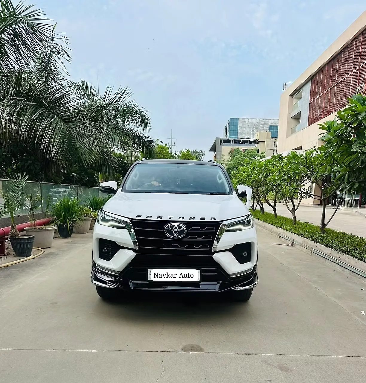 2024 Toyota Fortuner Leader Edition 2WD Diesel 2.8L Turbo Automatic Leader Edition 2024 Toyota Fortuner Leader Edition 2WD Diesel 2.8L Turbo Automatic Leader Edition