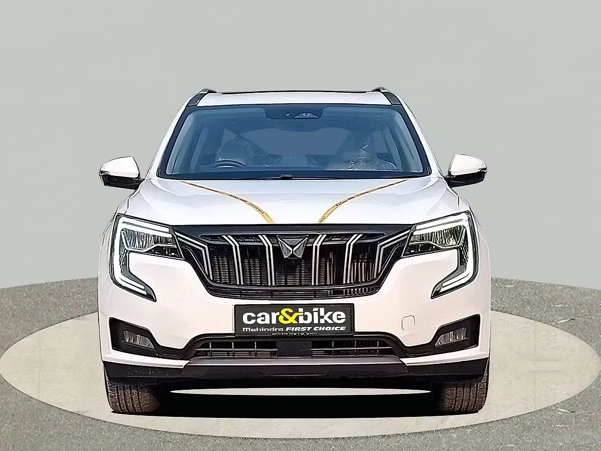 2025 Mahindra Old Generation XUV700 AX7 Luxury Pack 2WD Petrol 2.0L Turbo Automatic 7 STR