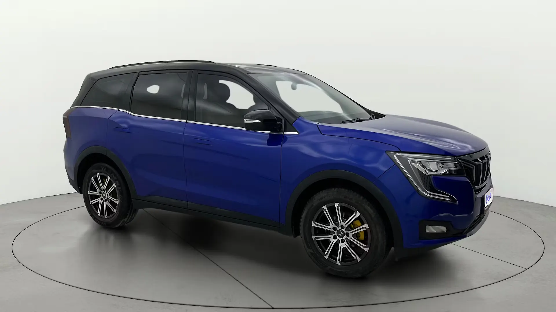 2023 Mahindra Old Generation XUV700 AX 7 Petrol MT 7 STR [2023-2024]
