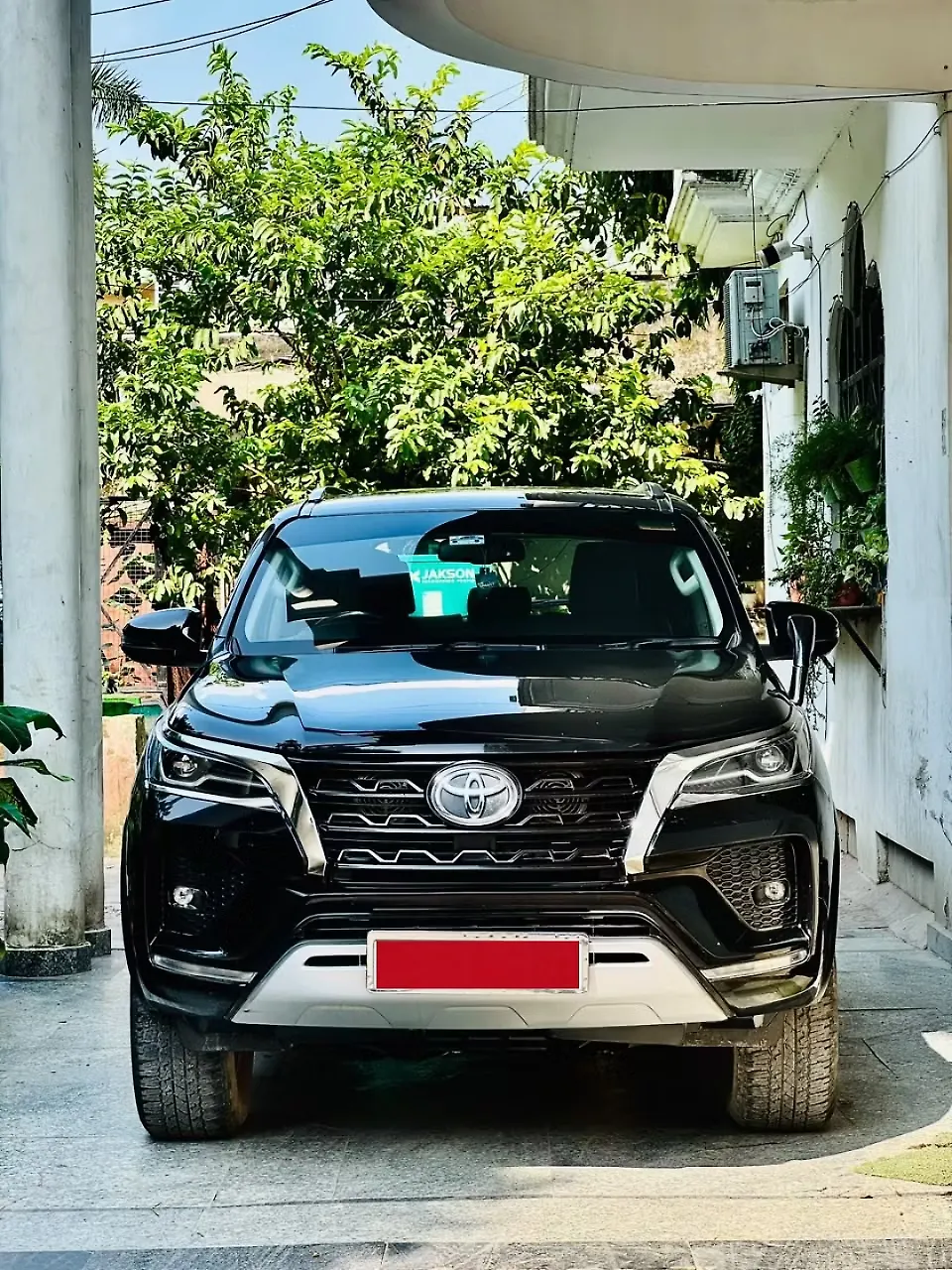 2025 Toyota Fortuner 4x2 2WD Diesel 2.8L Turbo Automatic 2025 Toyota Fortuner 4x2 2WD Diesel 2.8L Turbo Automatic