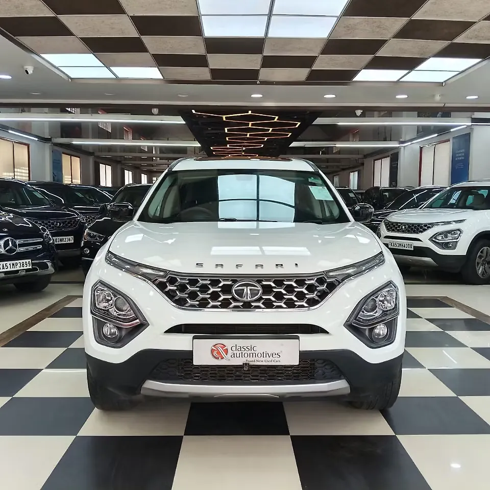 2023 Tata Safari Old Generation XTA Plus