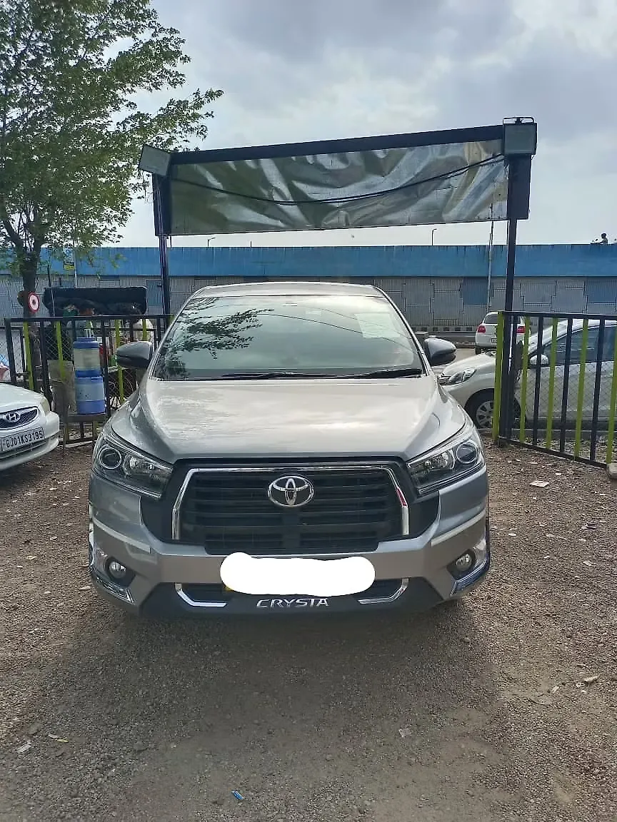 2025 Toyota Innova Crysta VX Diesel Manual 8 STR