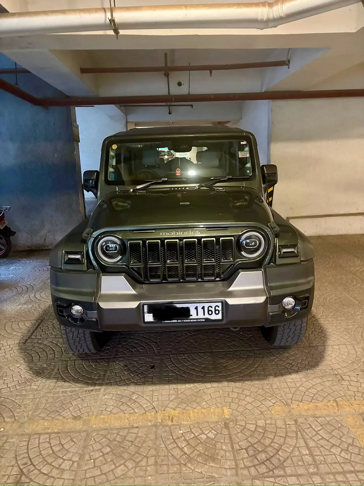 2025 Mahindra Thar Roxx AX7 L 2WD Diesel 2.2L Turbo Automatic 2025 Mahindra Thar Roxx AX7 L 2WD Diesel 2.2L Turbo Automatic