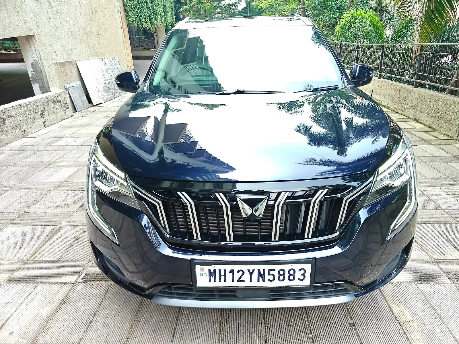 2025 Mahindra Old Generation XUV700 AX 7 Petrol AT 7 STR [2023-2024]