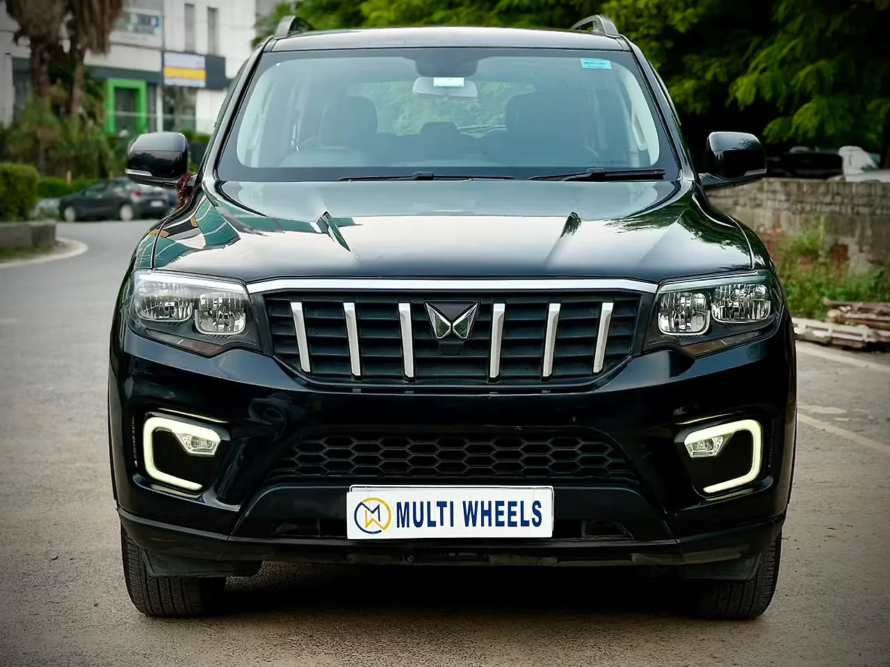 2024 Mahindra Scorpio N Z4 Petrol MT 7 STR [2022]