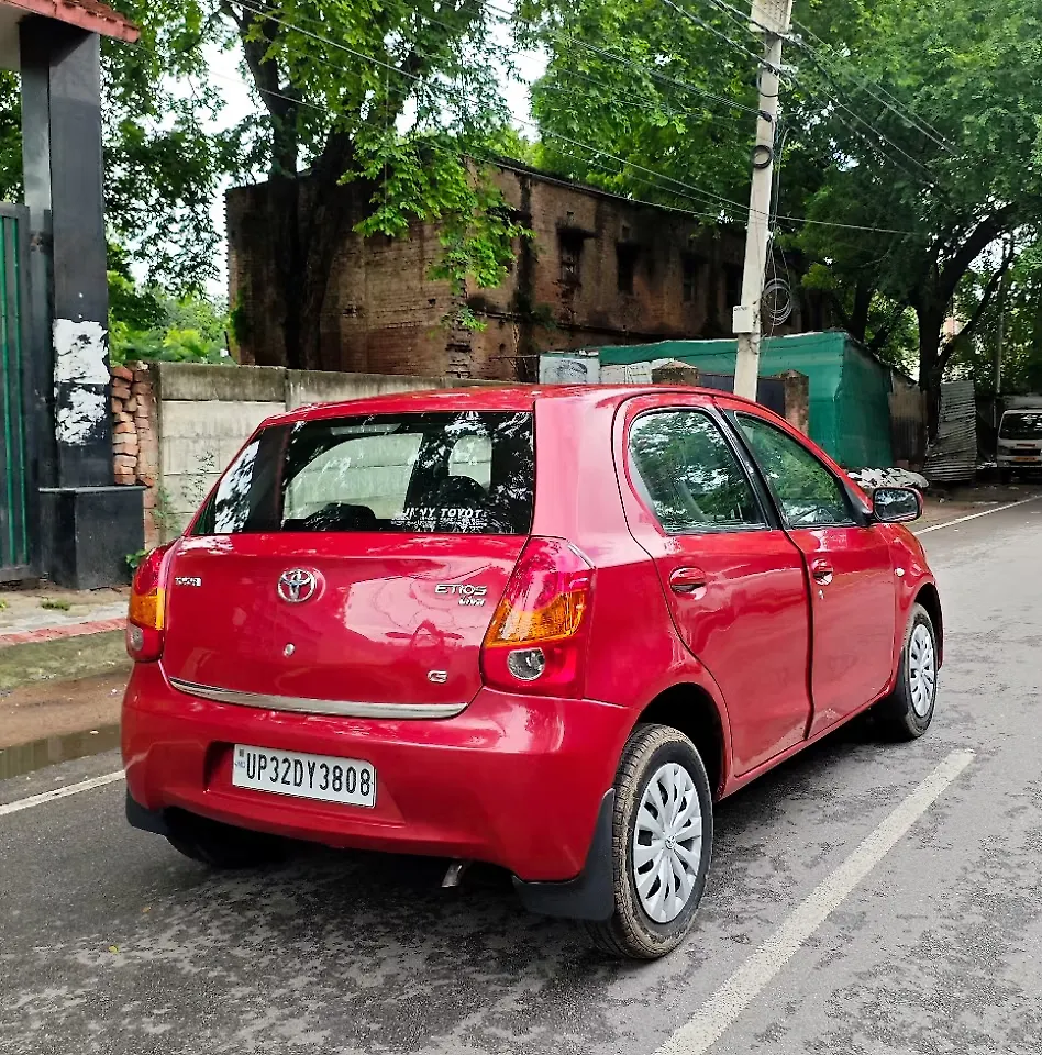 2011 Toyota Etios Liva V