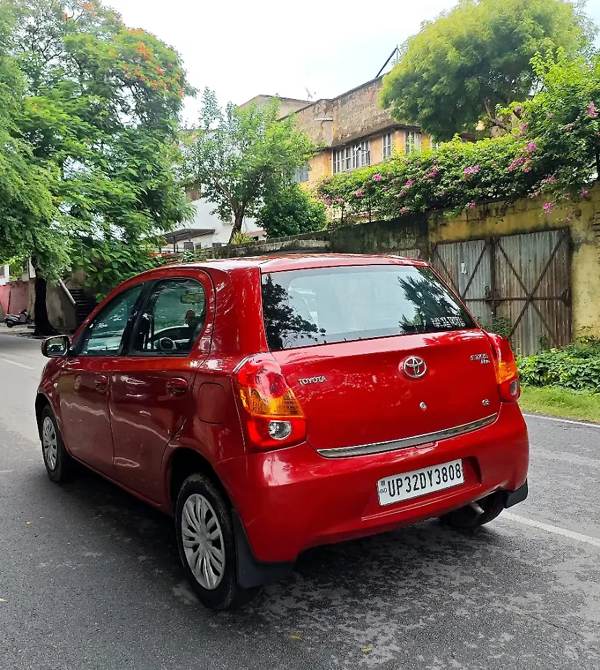 2011 Toyota Etios Liva V