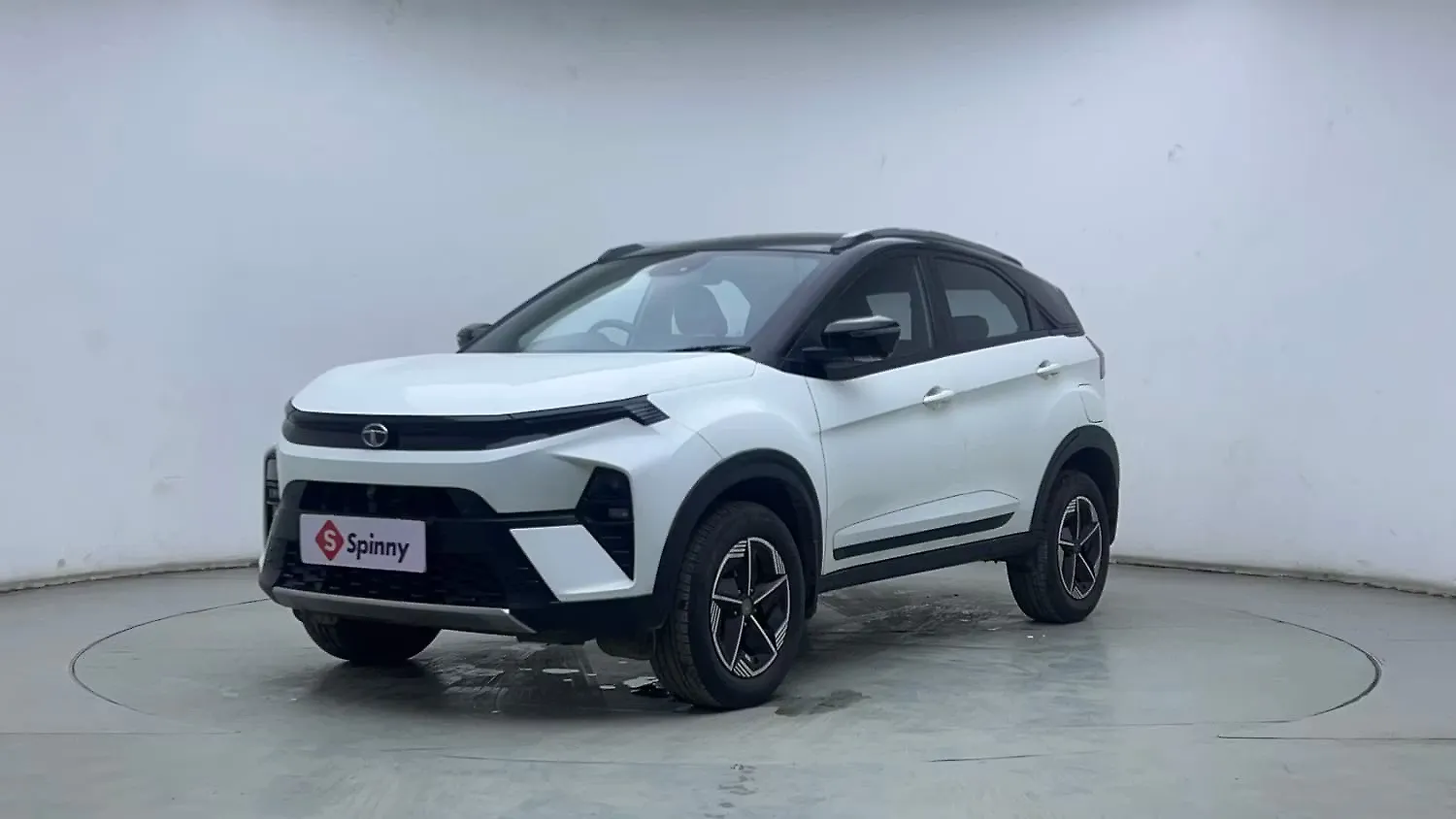 2023 Tata Nexon Fearless Plus (S) 1.2 Petrol 6MT Dual Tone [2023-2025]