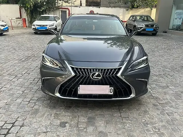 2023 Lexus Old Generation ES 2018 300h Luxury 2023 Lexus Old Generation ES 2018 300h Luxury