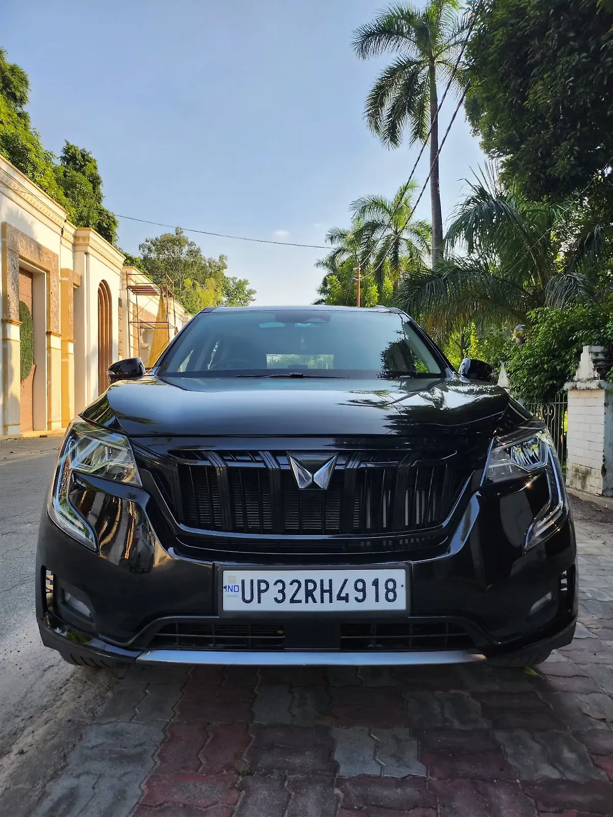 2025 Mahindra Old Generation XUV700 AX7 2WD Diesel 2.2L Turbo Manual 7 STR 2025 Mahindra Old Generation XUV700 AX7 2WD Diesel 2.2L Turbo Manual 7 STR